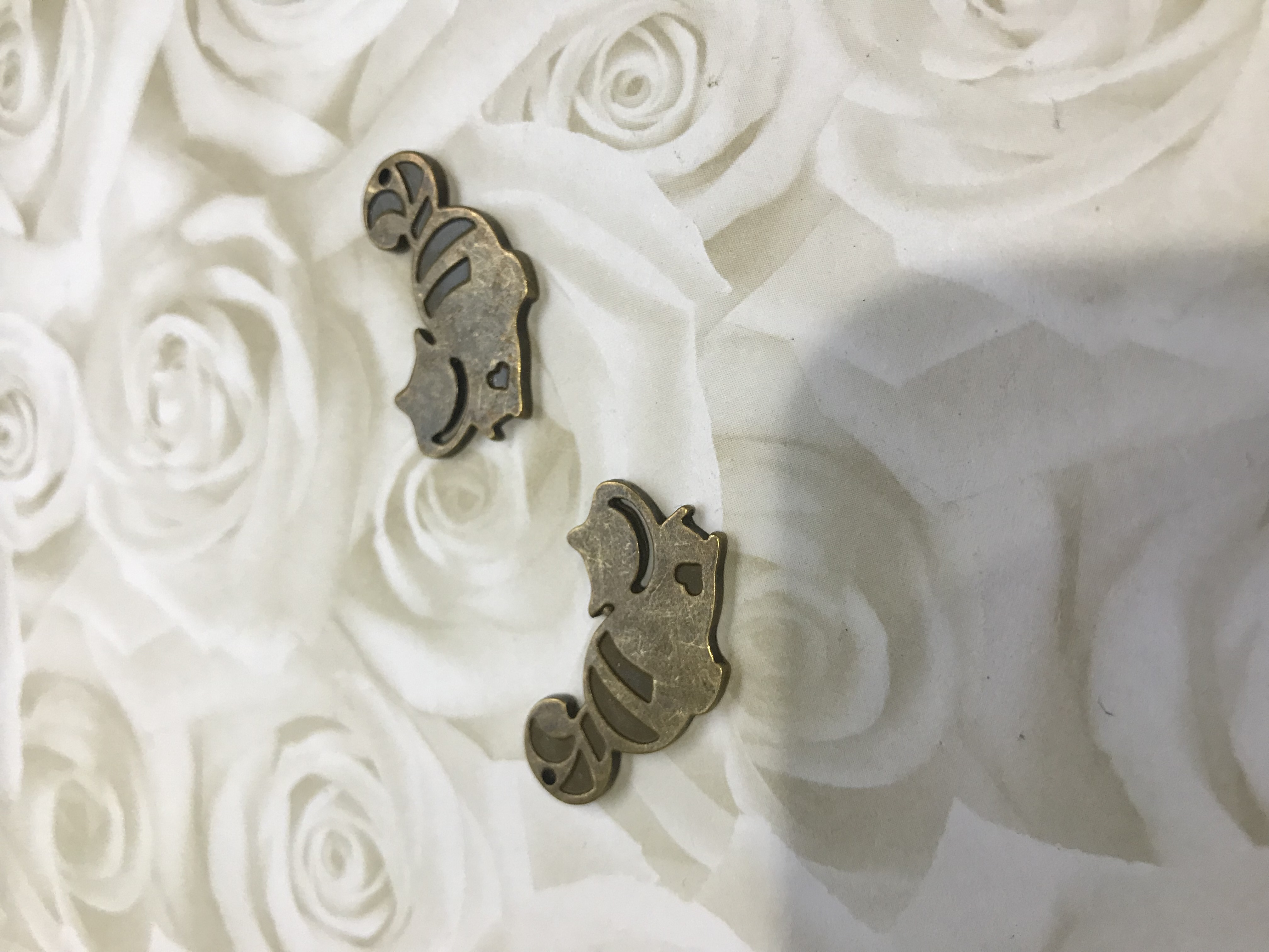 Antique Bronze Cheshire Cat 28x15mm Charms