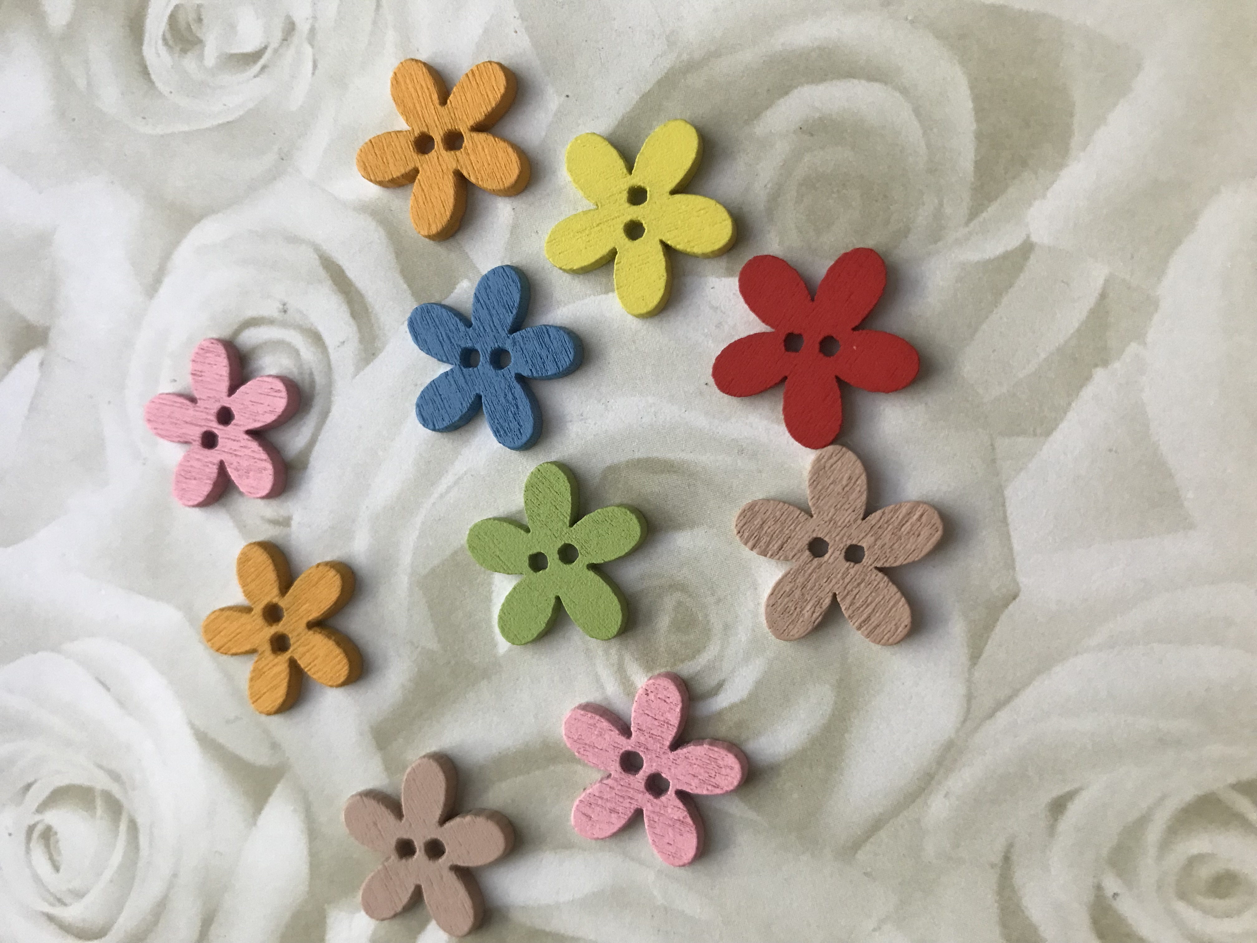 Wooden Bright Flower 2 Hole 15mm Buttons